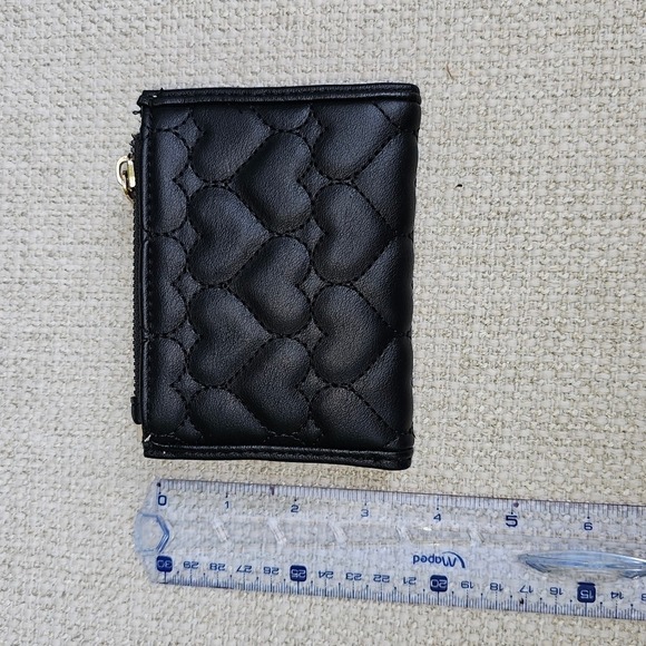 Juicy Couture Vegan Quilted Heart Bifold Wallet with removeable card case - Picture 6 of 15